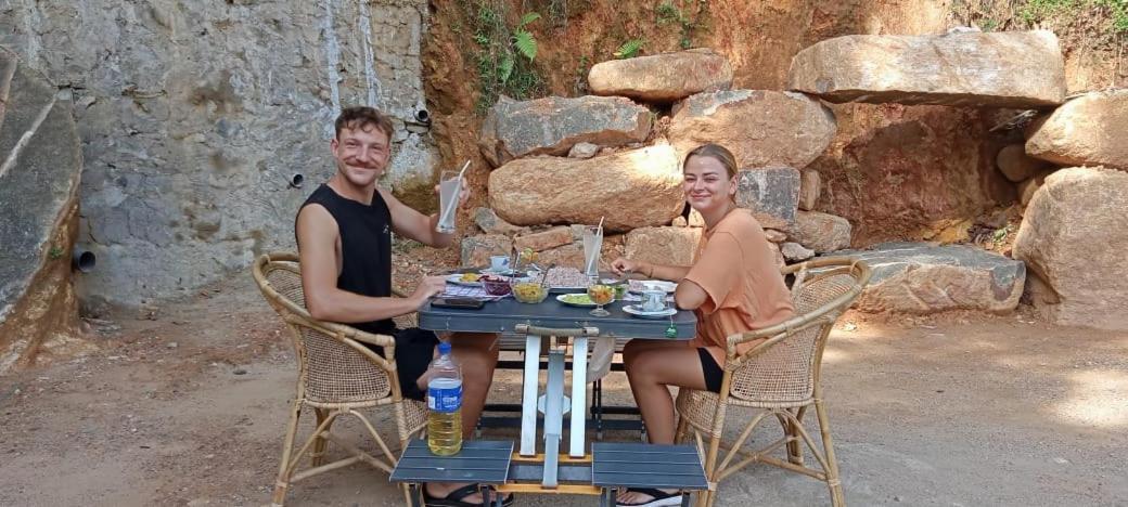 Jungle Beach Inn Унаватуна Екстериор снимка