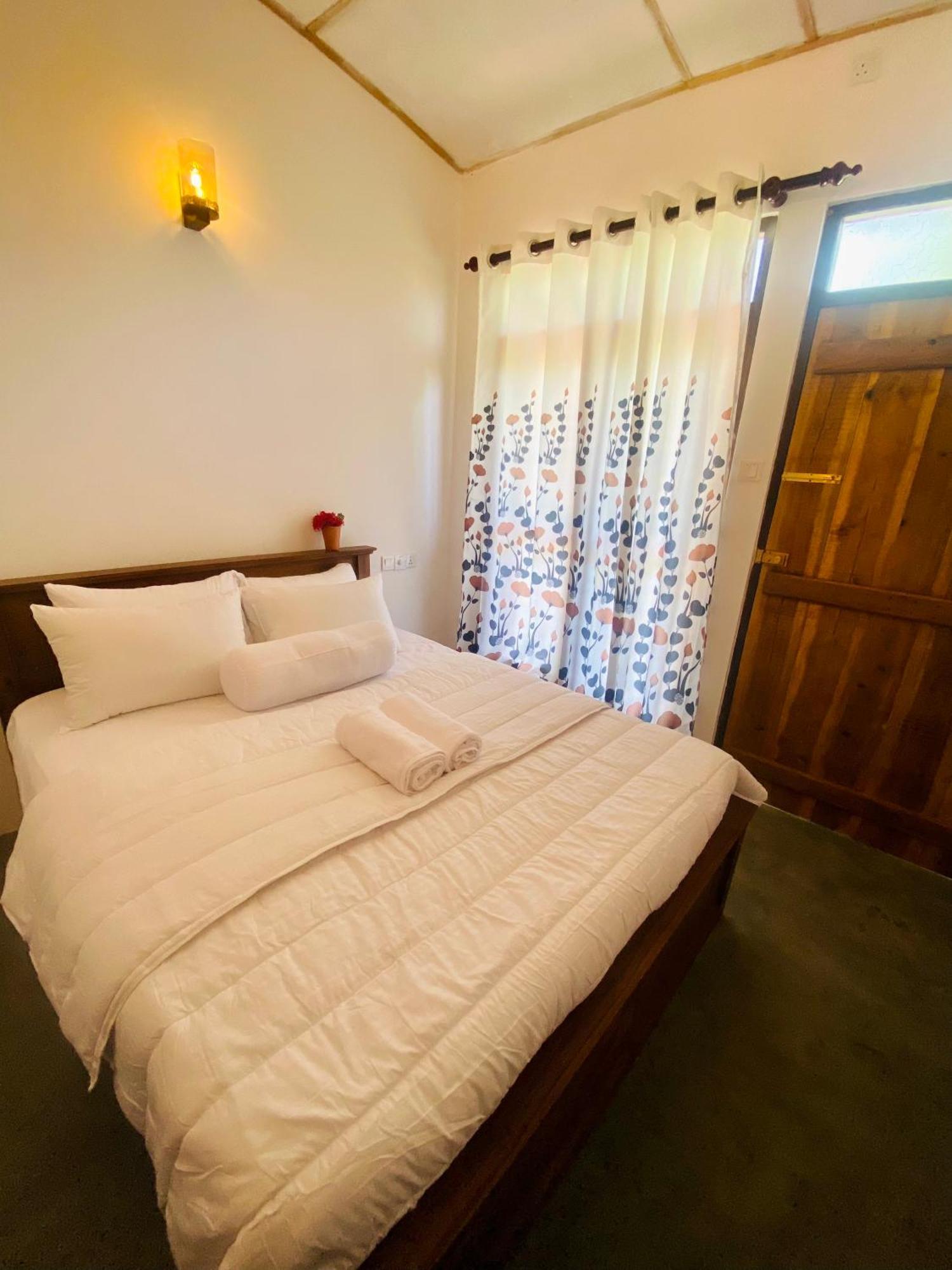 Jungle Beach Inn Унаватуна Екстериор снимка