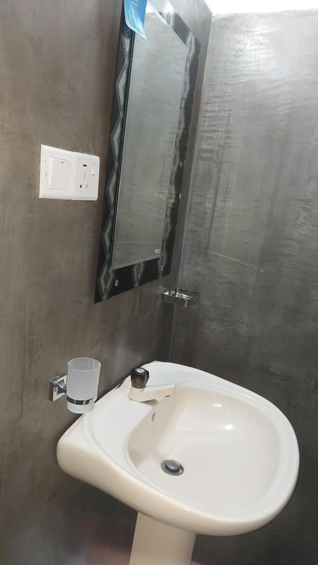 Jungle Beach Inn Унаватуна Екстериор снимка